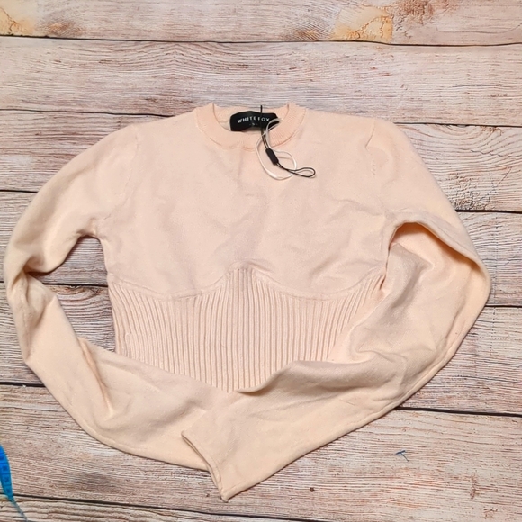 White Fox Boutique Tops - White fox baby pink long sleeve cropped top size small